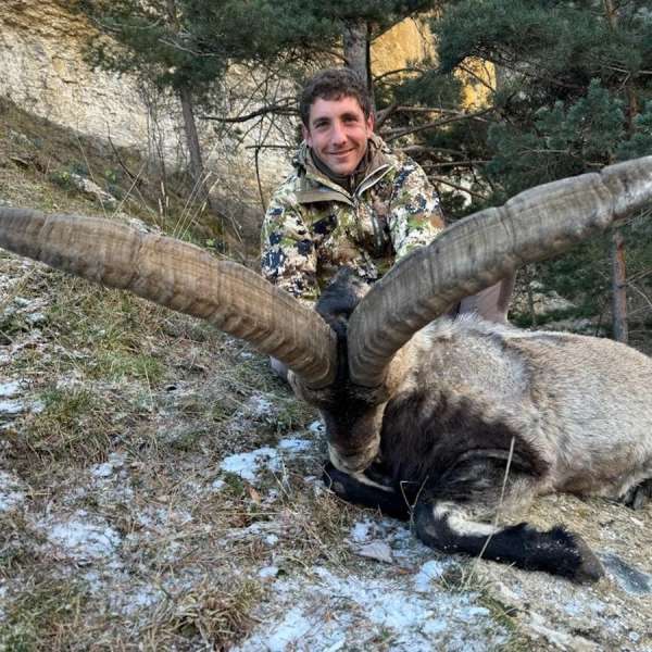 Rececho de Cabra Mont�s�Iberian Ibex Stalking - Caza Mayor en Espa�a: Monter�as y Recechos | Nature GV Hunt�Big Game Hunting in Spain: Hunting and Stalking | Nature GV Hunt
